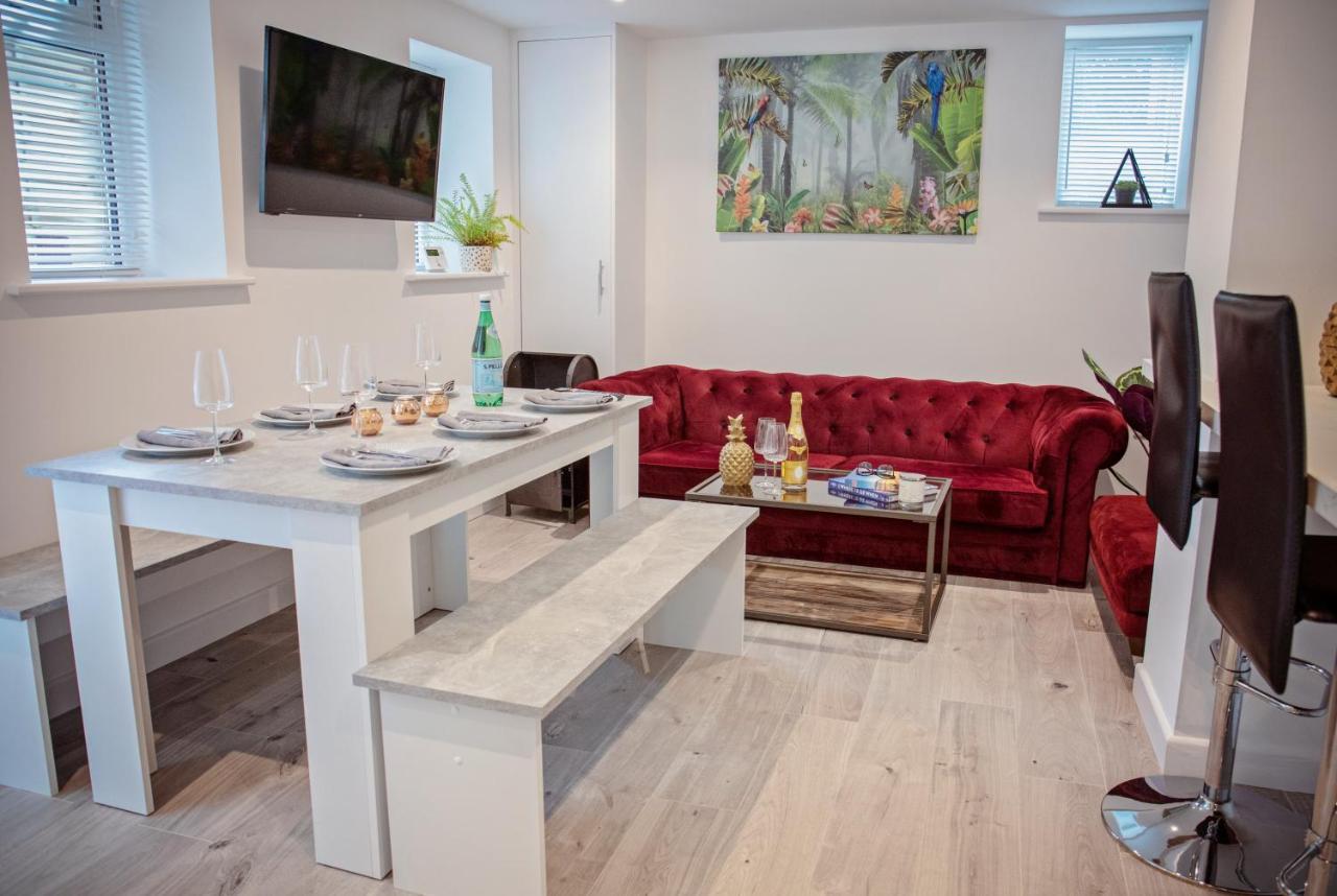 The Dragon'S Den Apartamento Harrogate Exterior foto