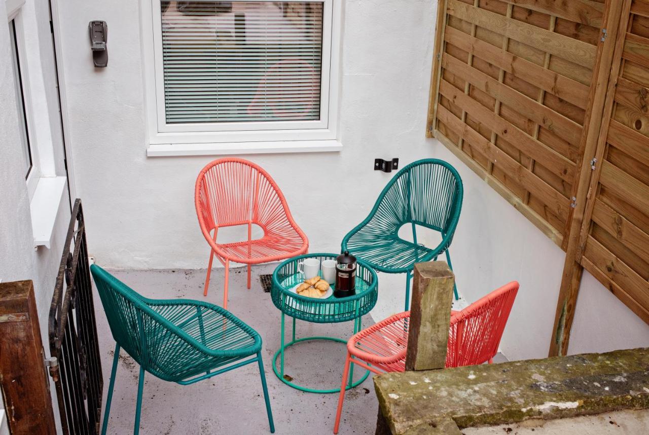 The Dragon'S Den Apartamento Harrogate Exterior foto